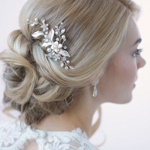 NWT- Pearl & Crystal Bridal Hair Clip